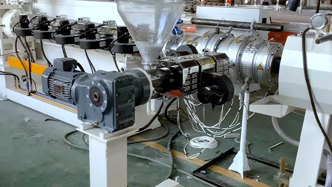 50-200mm PE Pipe Extrusion Machine Video